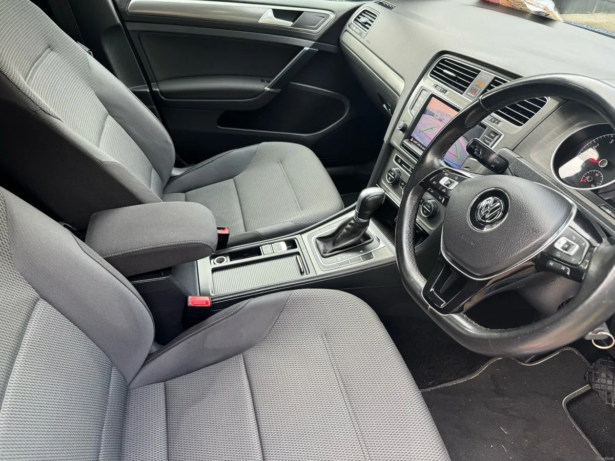Volkswagen Golf - Image 4