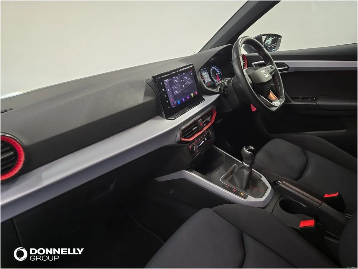 SEAT Arona Hatchback FR - Image 2