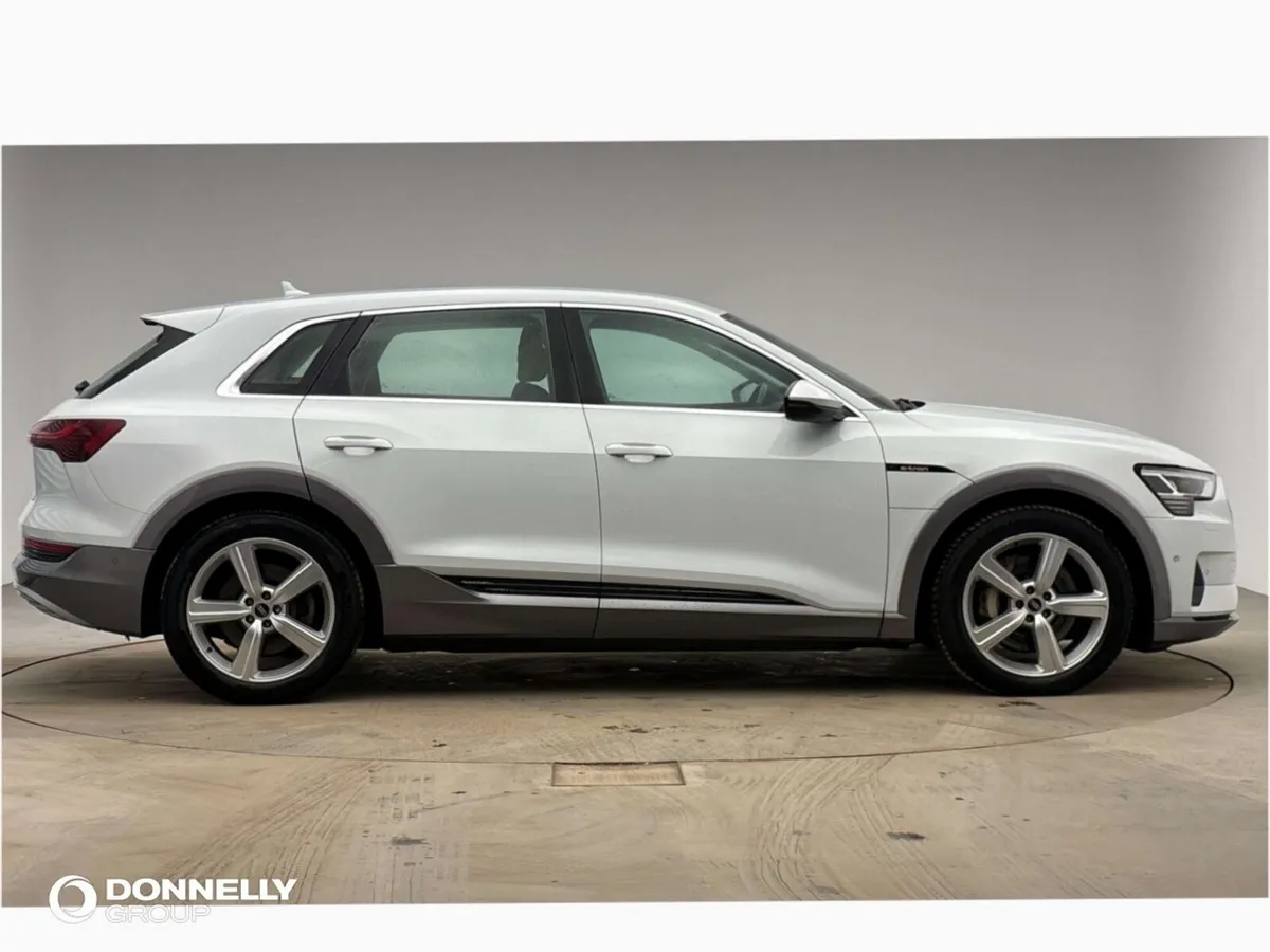 Audi E-tron Estate Technik - Image 4