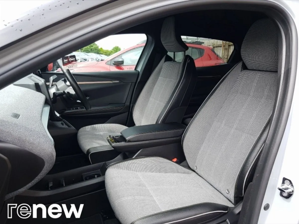 Renault Megane E-Tech EV60 220hp Techno - Image 5