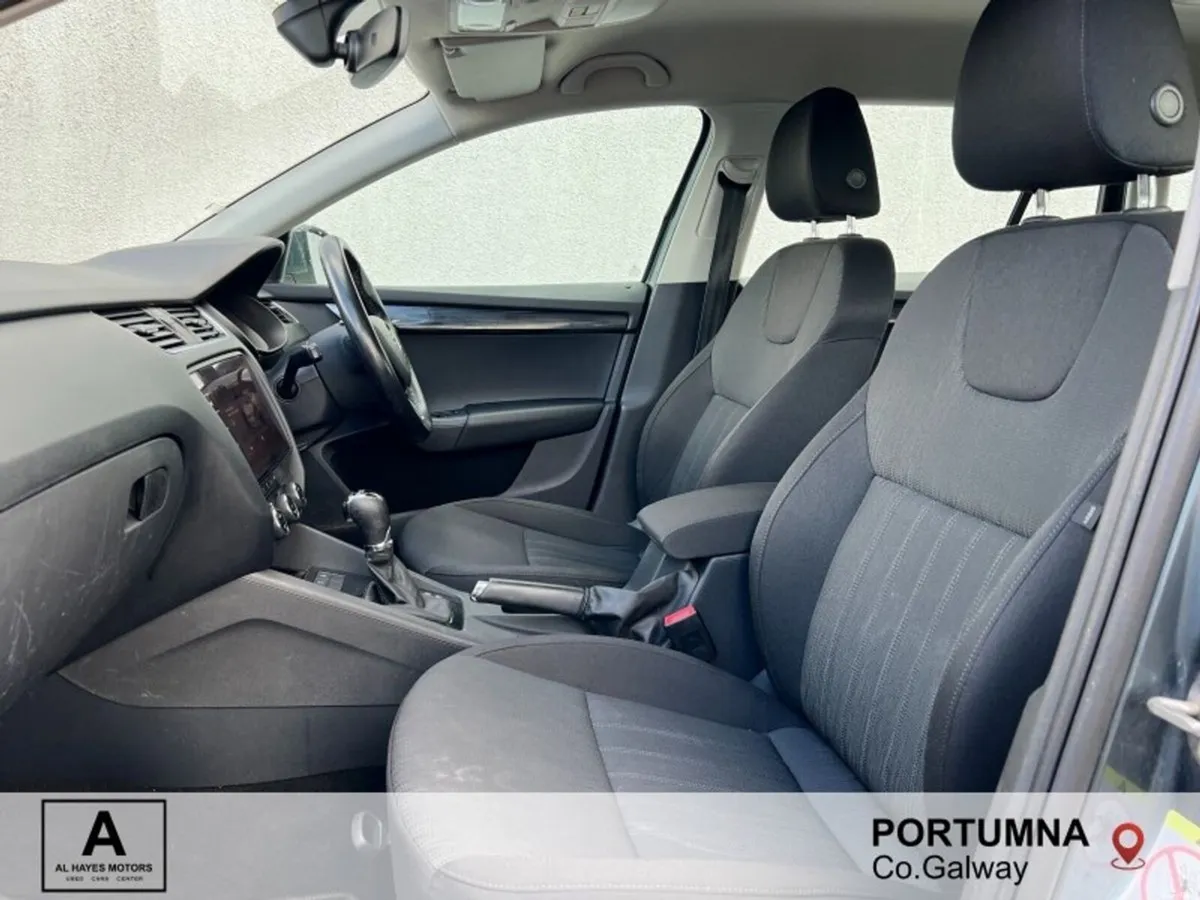 Skoda Octavia AUTOMATIC COMBI STYLE 2.0TDI 150HP - Image 3