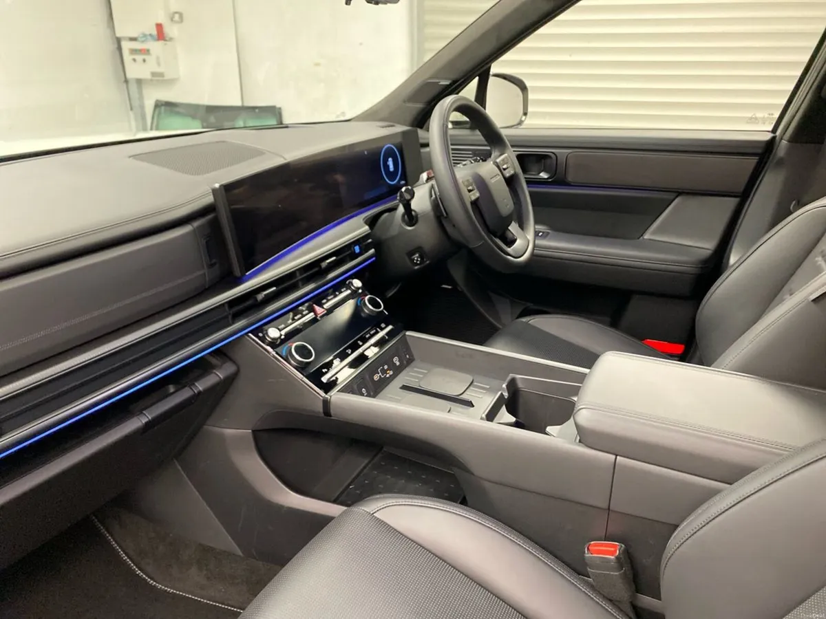 Hyundai Santa Fe Premium Calligraphy 1.6 PHEV Auto - Image 3