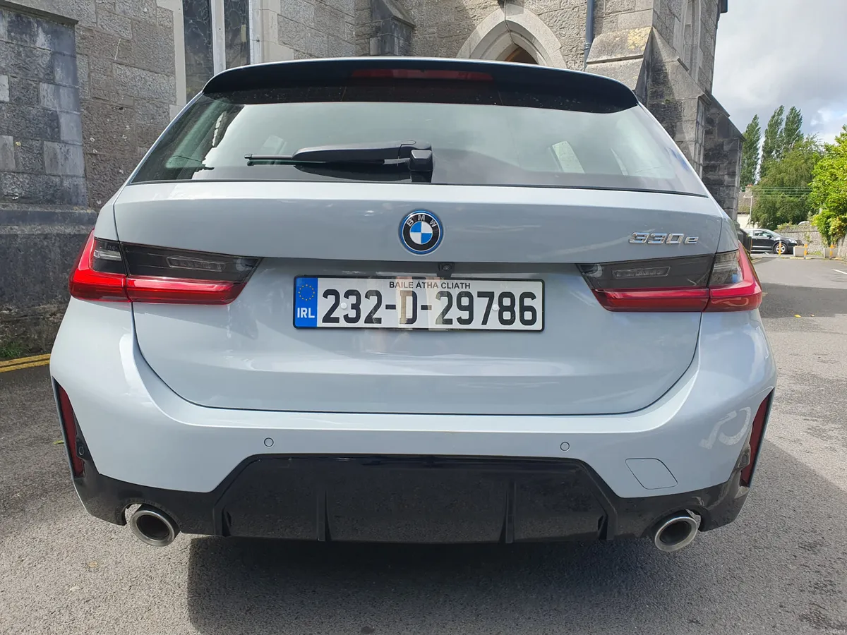 BMW 3-Series 2023 // 330e // M Sport // Nardo Grey - Image 5