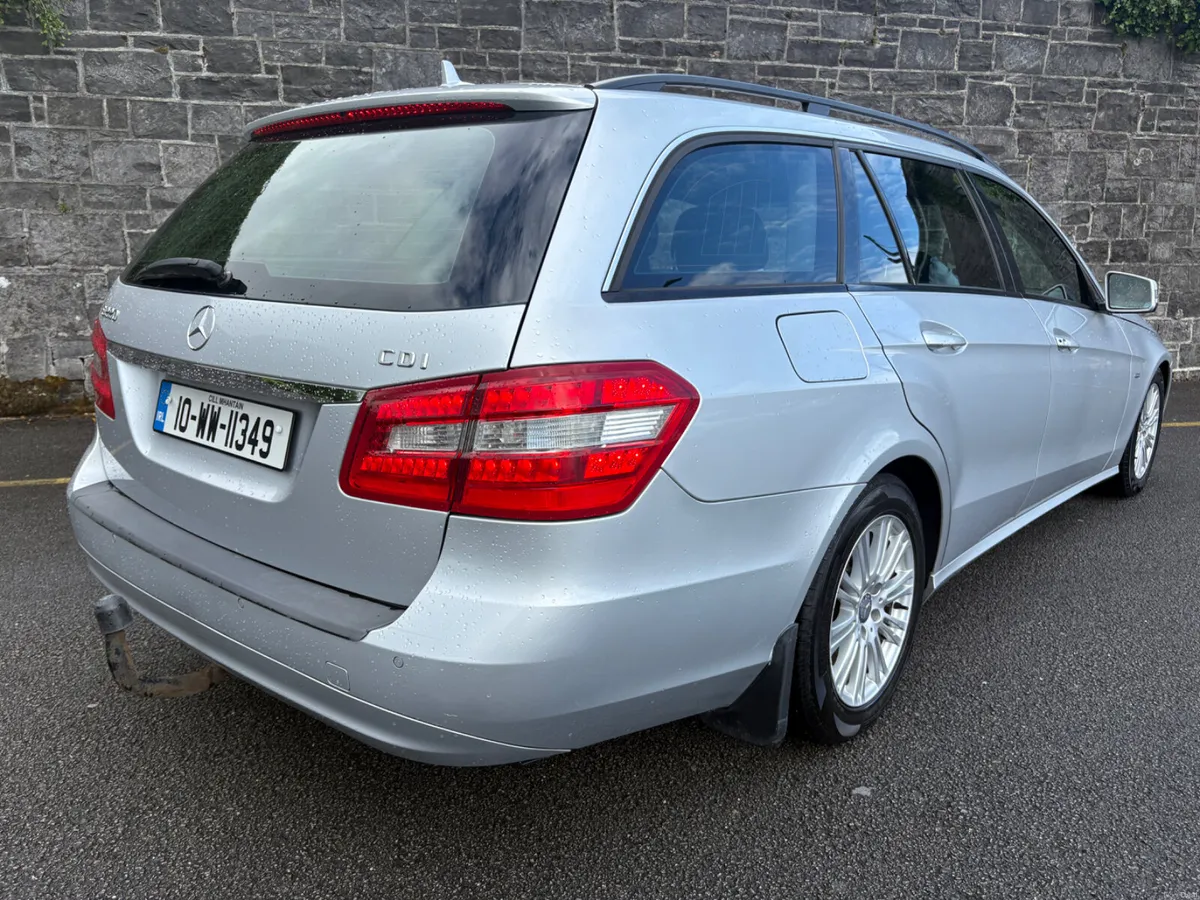 Merc E220 CDI Estate! Car is immaculate!! - Image 4