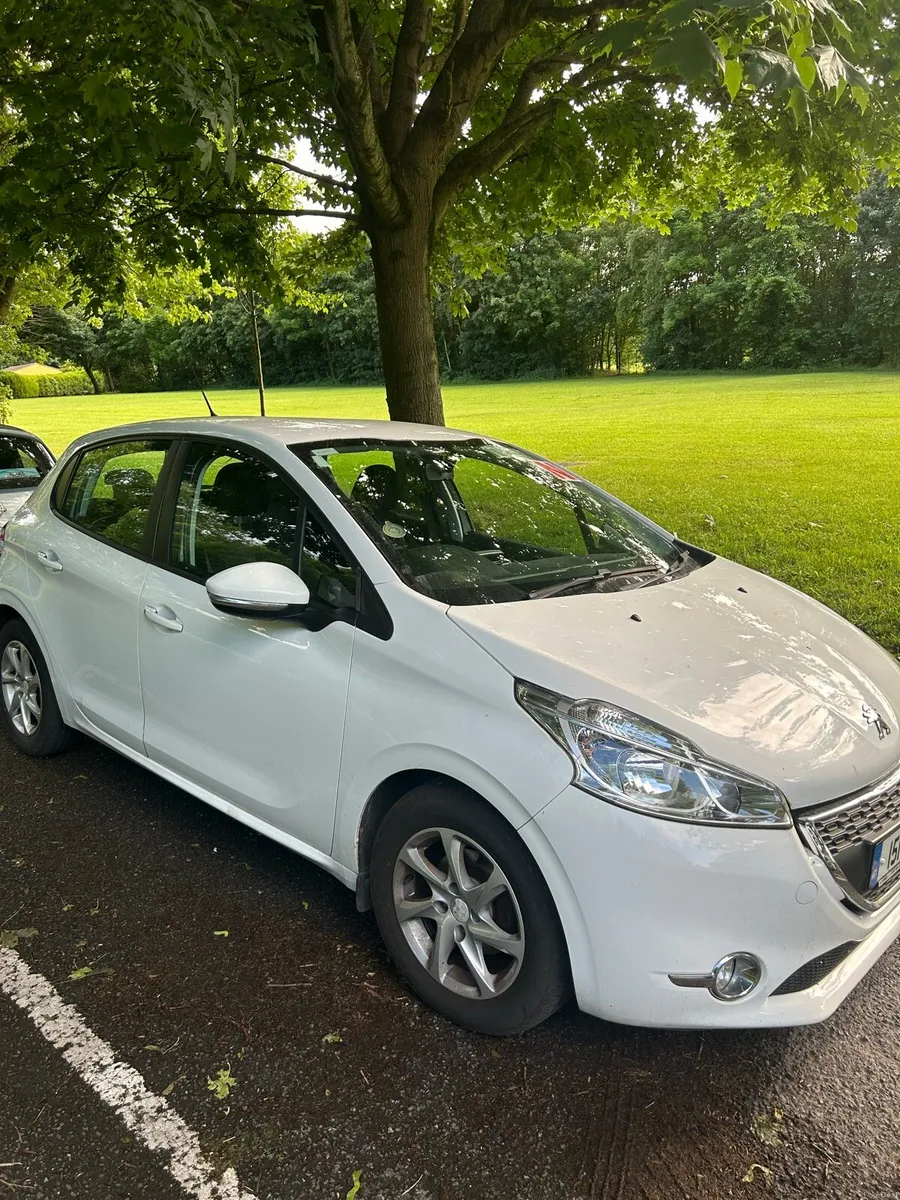 Peugeot 208 1.0L 2015 - Image 1