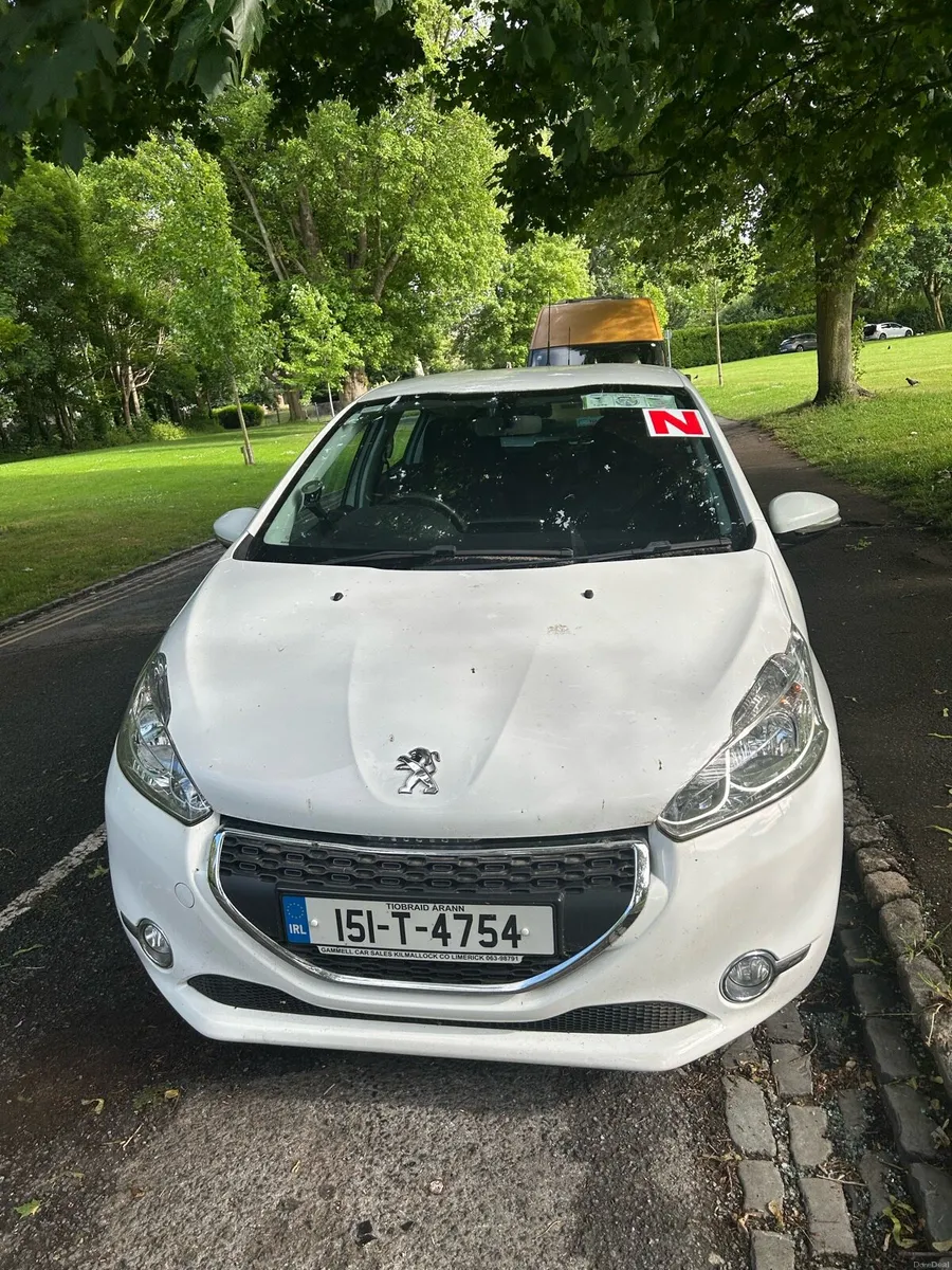 Peugeot 208 1.0L 2015 - Image 3