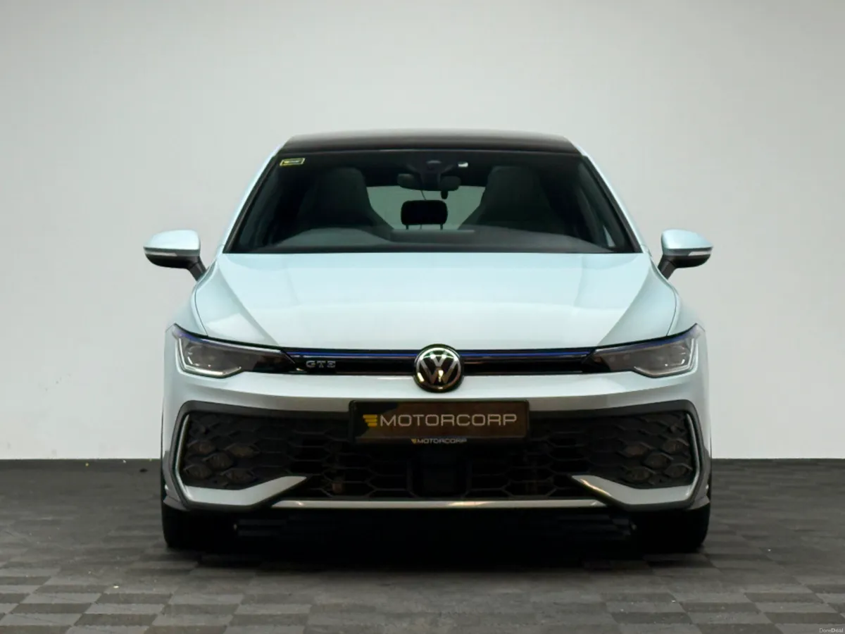 Volkswagen Golf GTE 1.5 PHEV 272HP DSG - Image 2