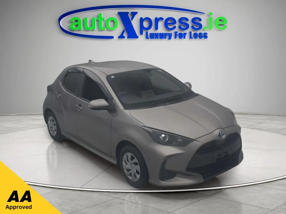 Toyota Yaris 1.5 HYBRID X Automatic, Reversing cam - Image 1