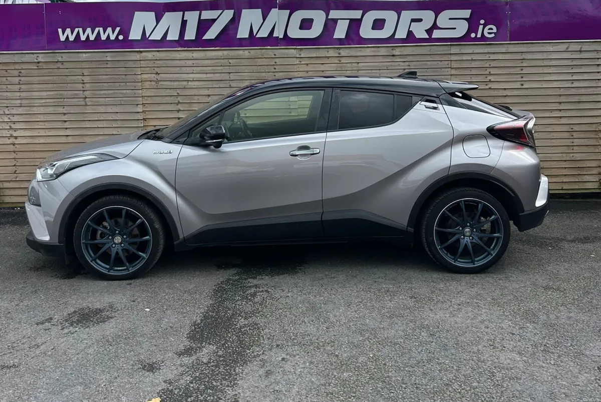 2018 Toyota C-HR, Auto Hybrid - Image 2
