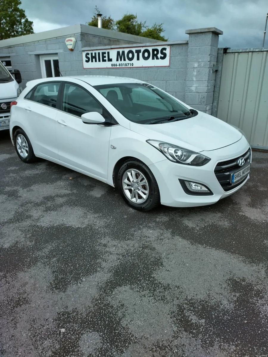 2017 HYUNDAI I30 DIESEL - Image 2