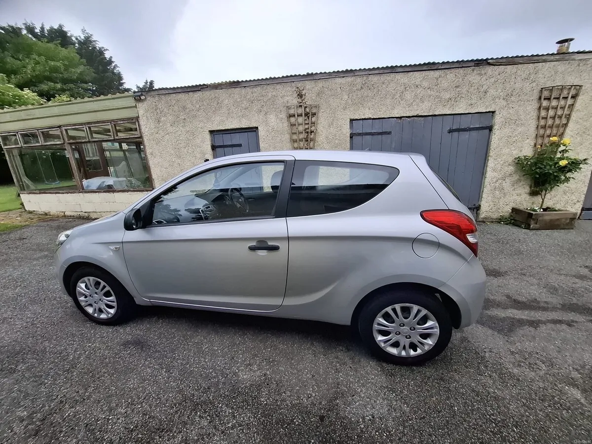 Hyundai i20 - Image 2