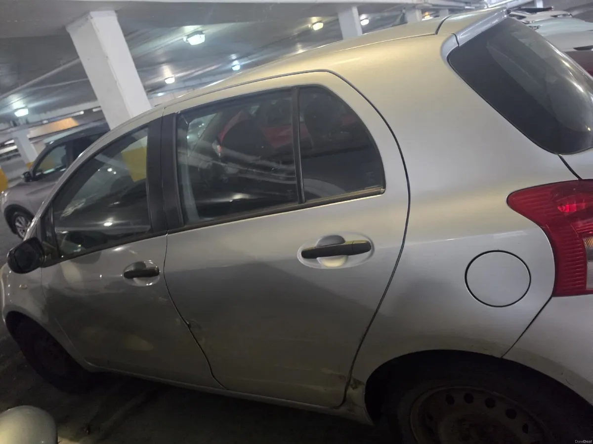 Toyota Yaris 2006 - Image 4