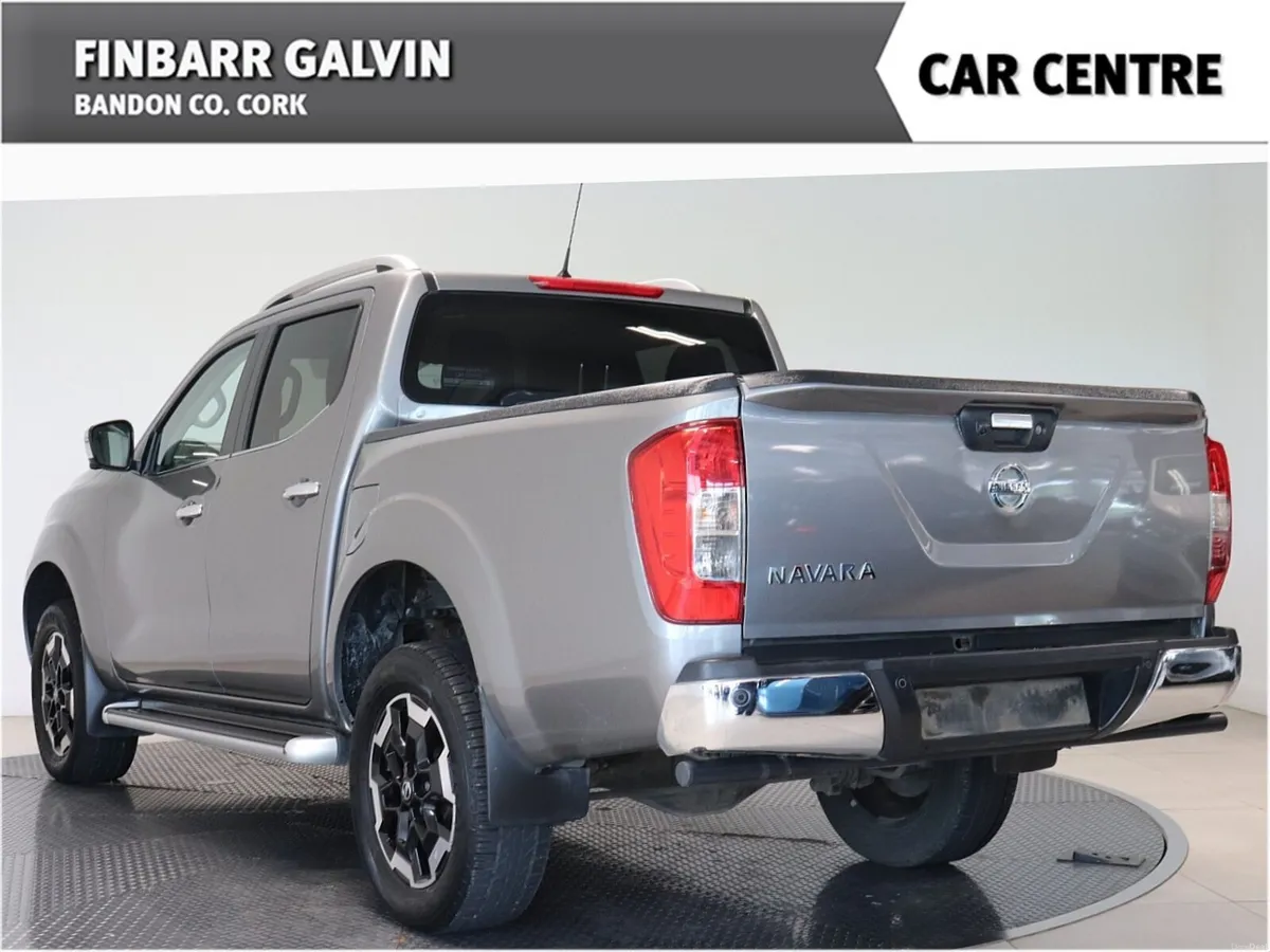 NISSAN NAVARA CREW CAB TECKNA 2.3 DSL - Image 2