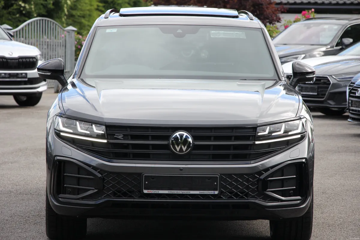 Touareg R Line Black Edition 286 Bhp 2 Seat Com - Image 2
