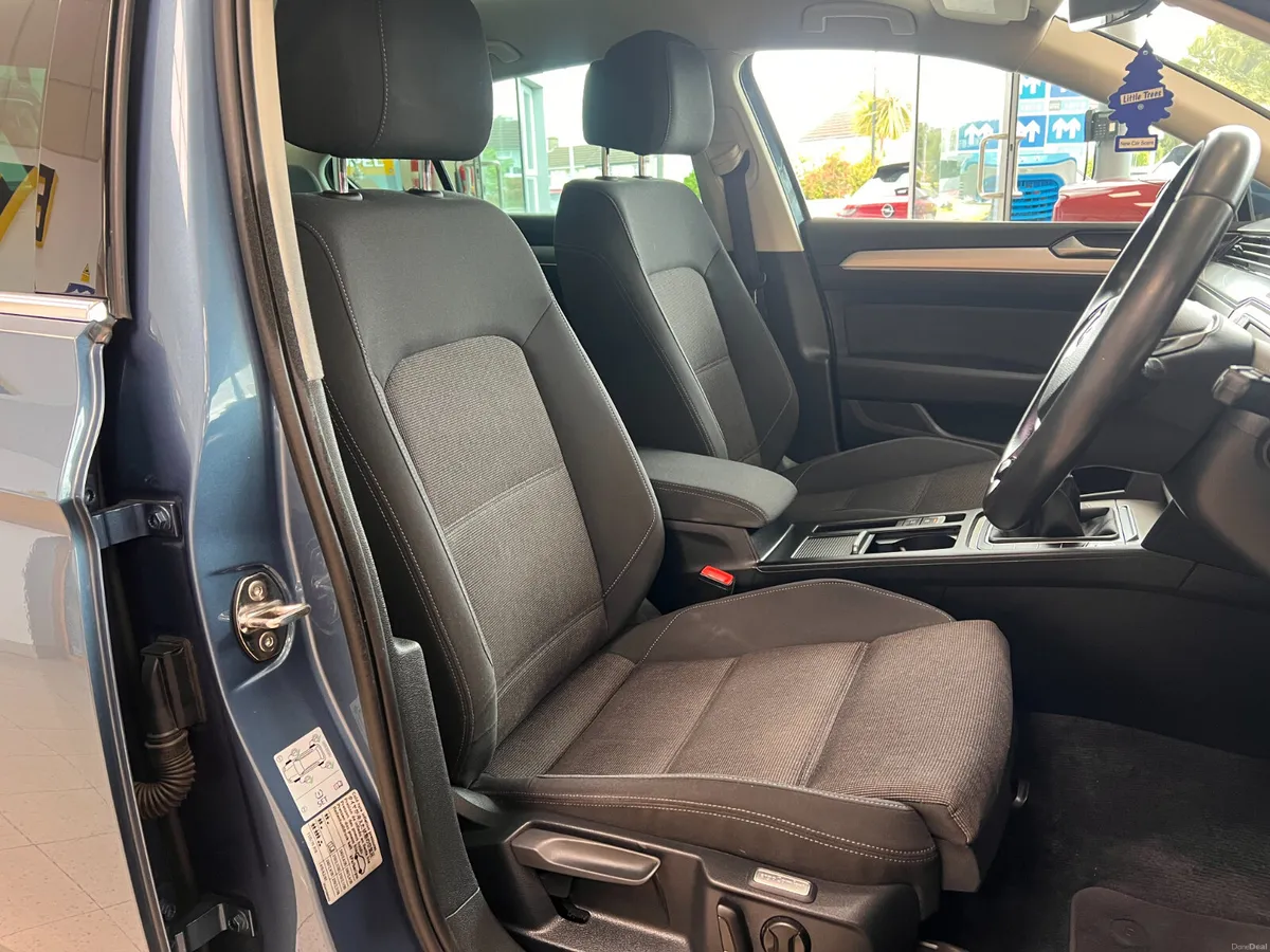 *ONLY 61,000 Kms* Comfort Line 1.6 TDI Manual **Fi - Image 3