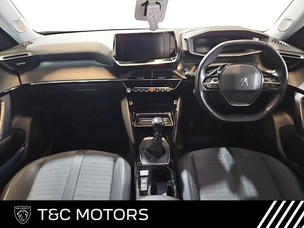 Peugeot 2008 1.2 Puretech 100bhp Allure - Image 2