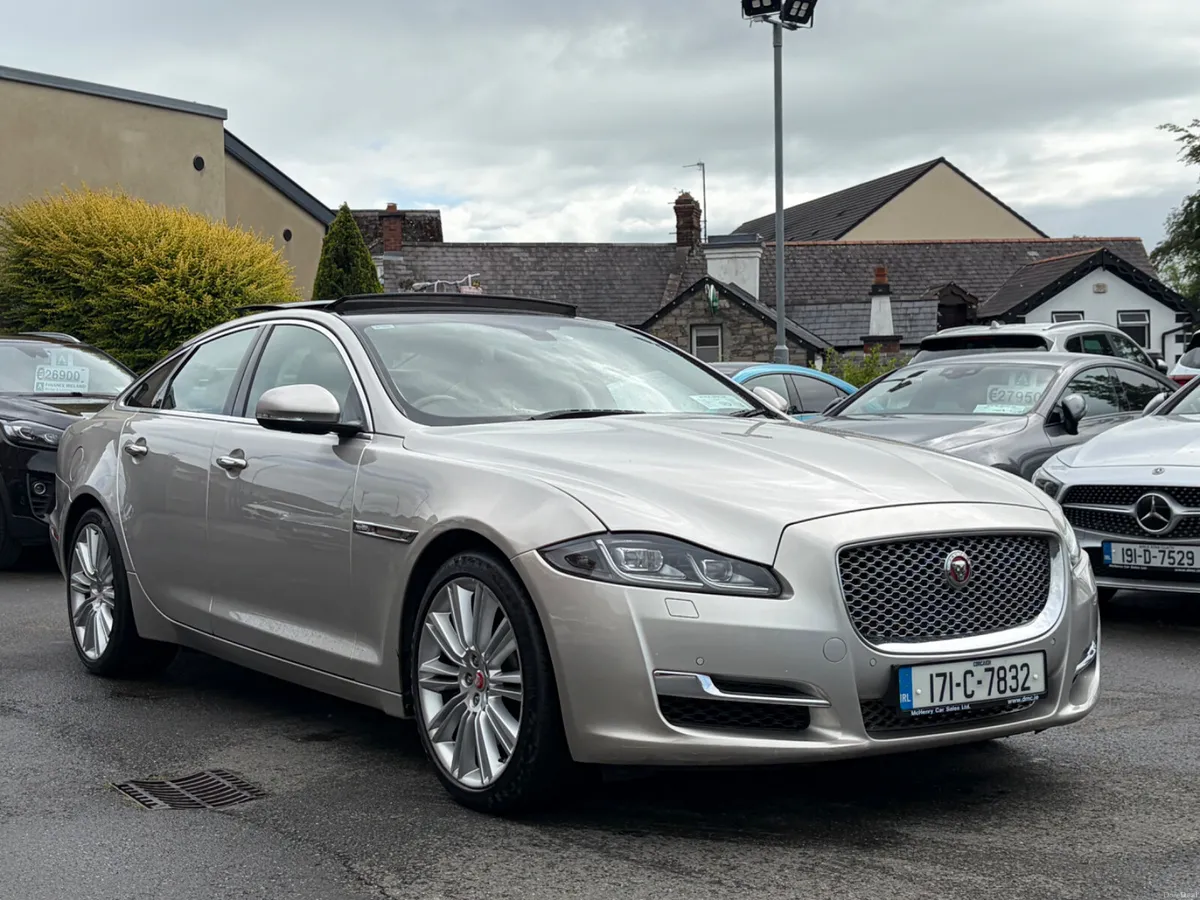 171 Jaguar XJ 3.0D Portfolio *Huge Spec* - Image 3