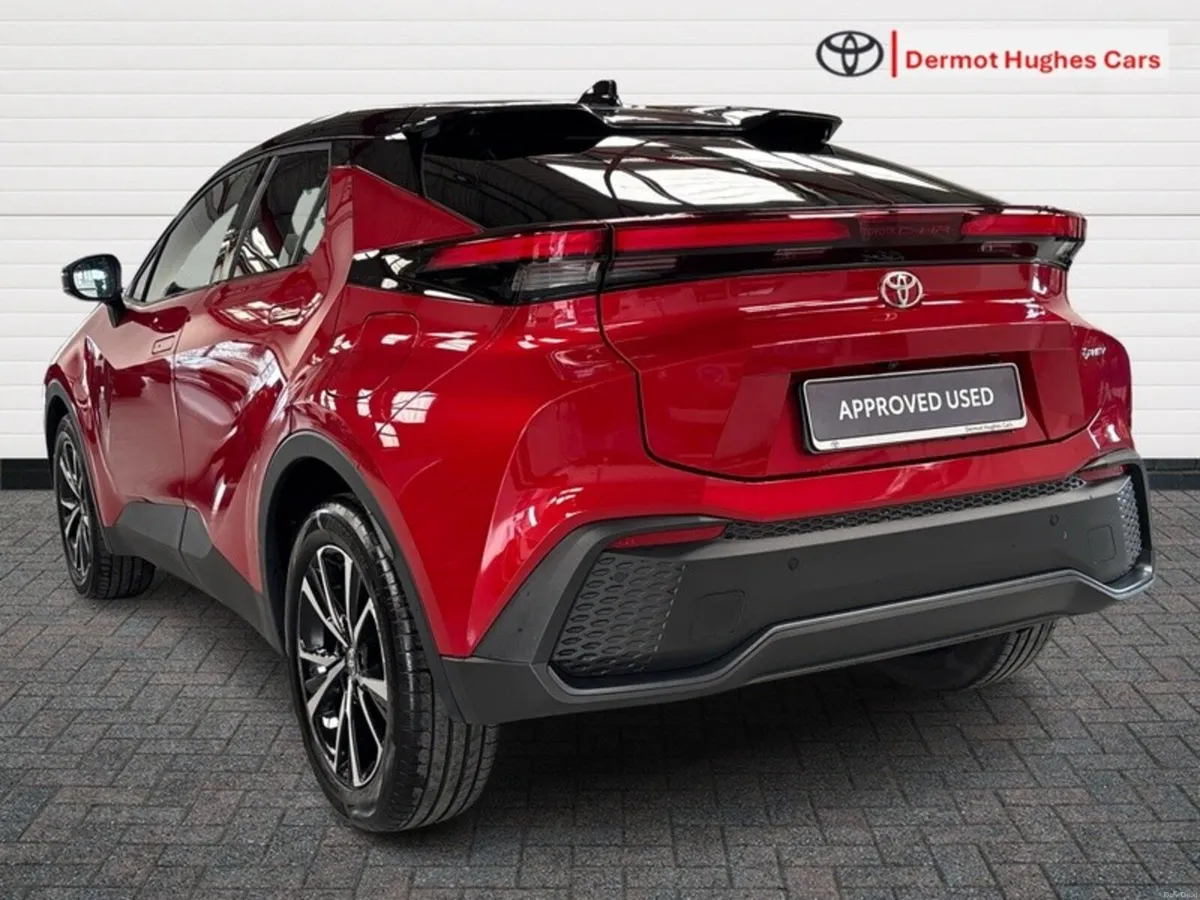 Toyota C-HR PHEV SPORT+ AUTO - Image 2