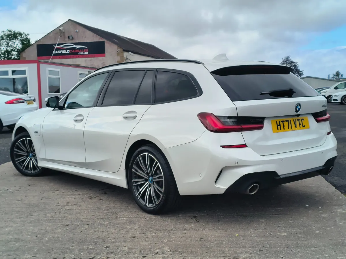 2022 BMW 330e M Sport - Image 2