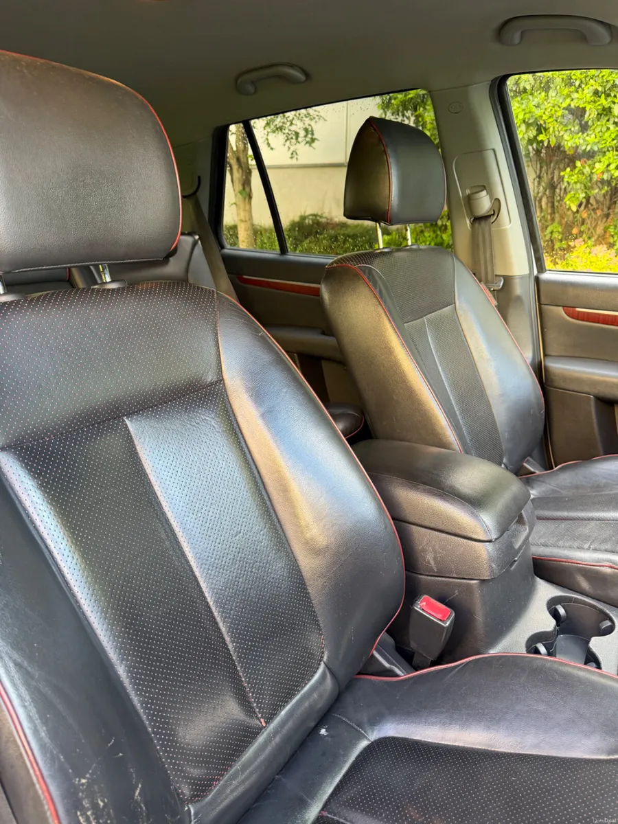 Hyundai Santa Fe Auto 7 Seater 4x4 - Image 6