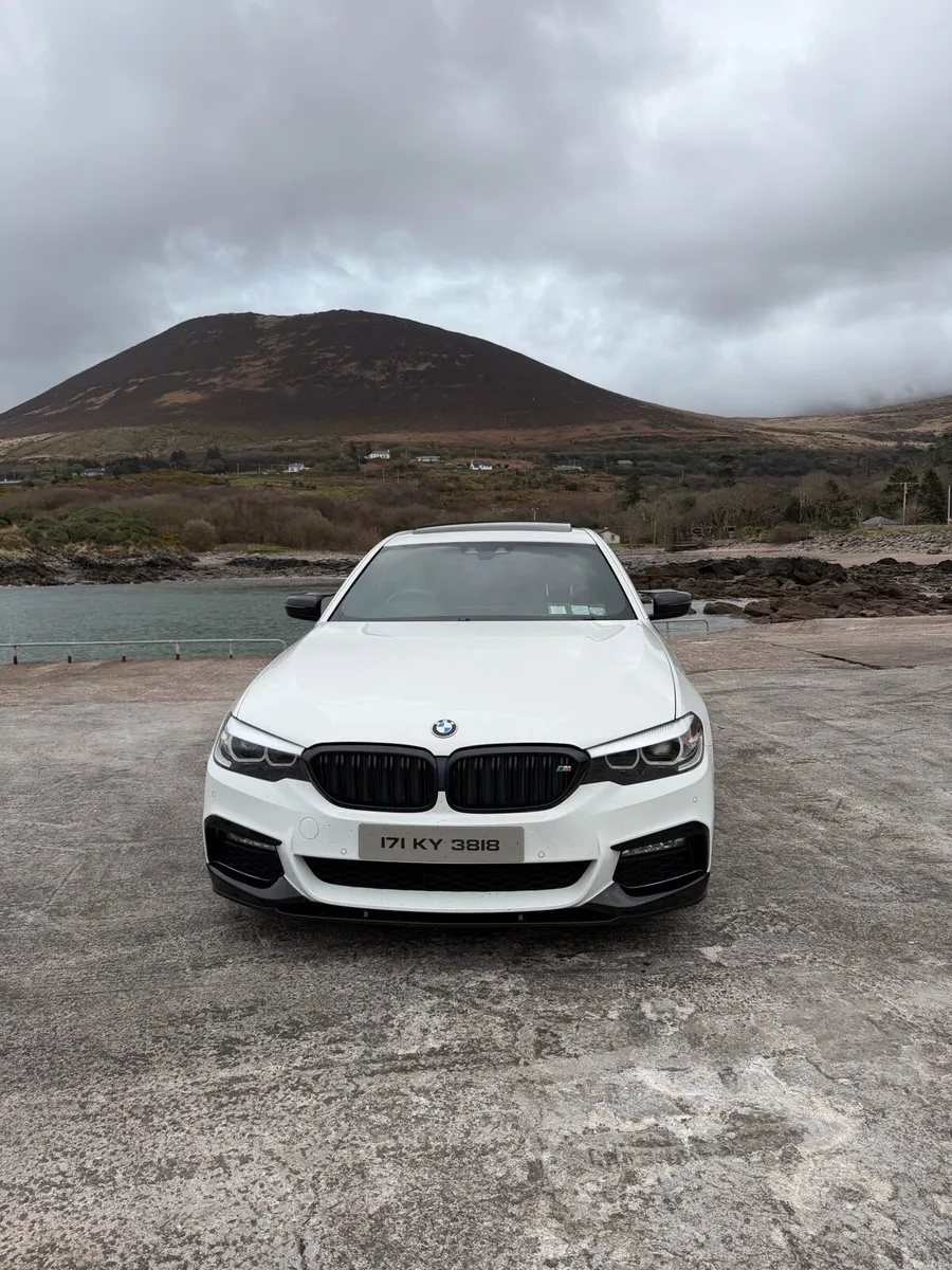 BMW G30 530D XDRIVE SUNROOF - Image 4