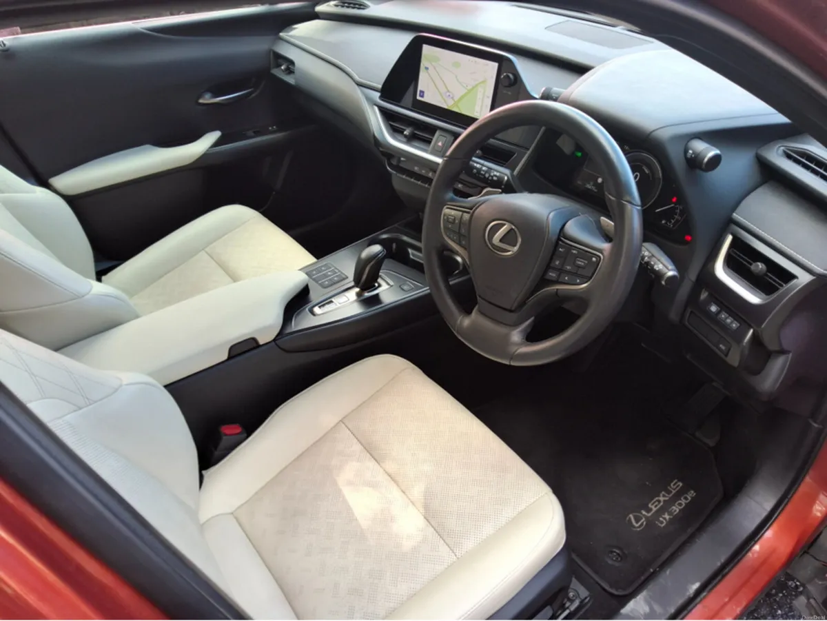 Lexus UX 300E PREMIUM + PLUS  ** Long Range 72.8kW - Image 6