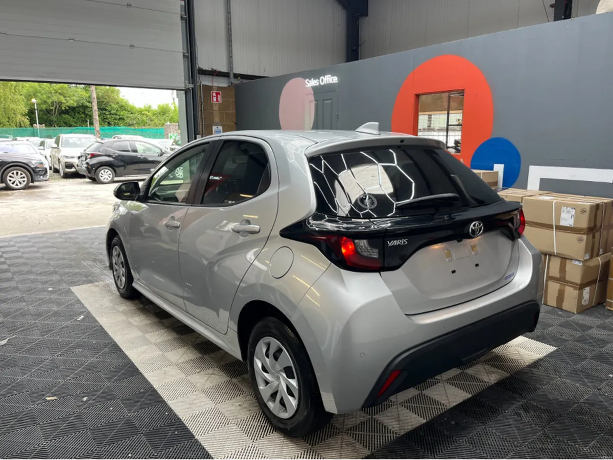 Toyota Yaris 2021 TOYOTA YARIS X 1.0 AUTOMATIC / R - Image 4