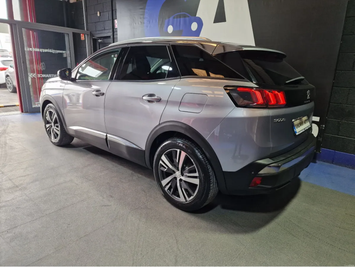 Peugeot 3008 PREMIUM PHEV ** SAT NAV, REVERSING CA - Image 6