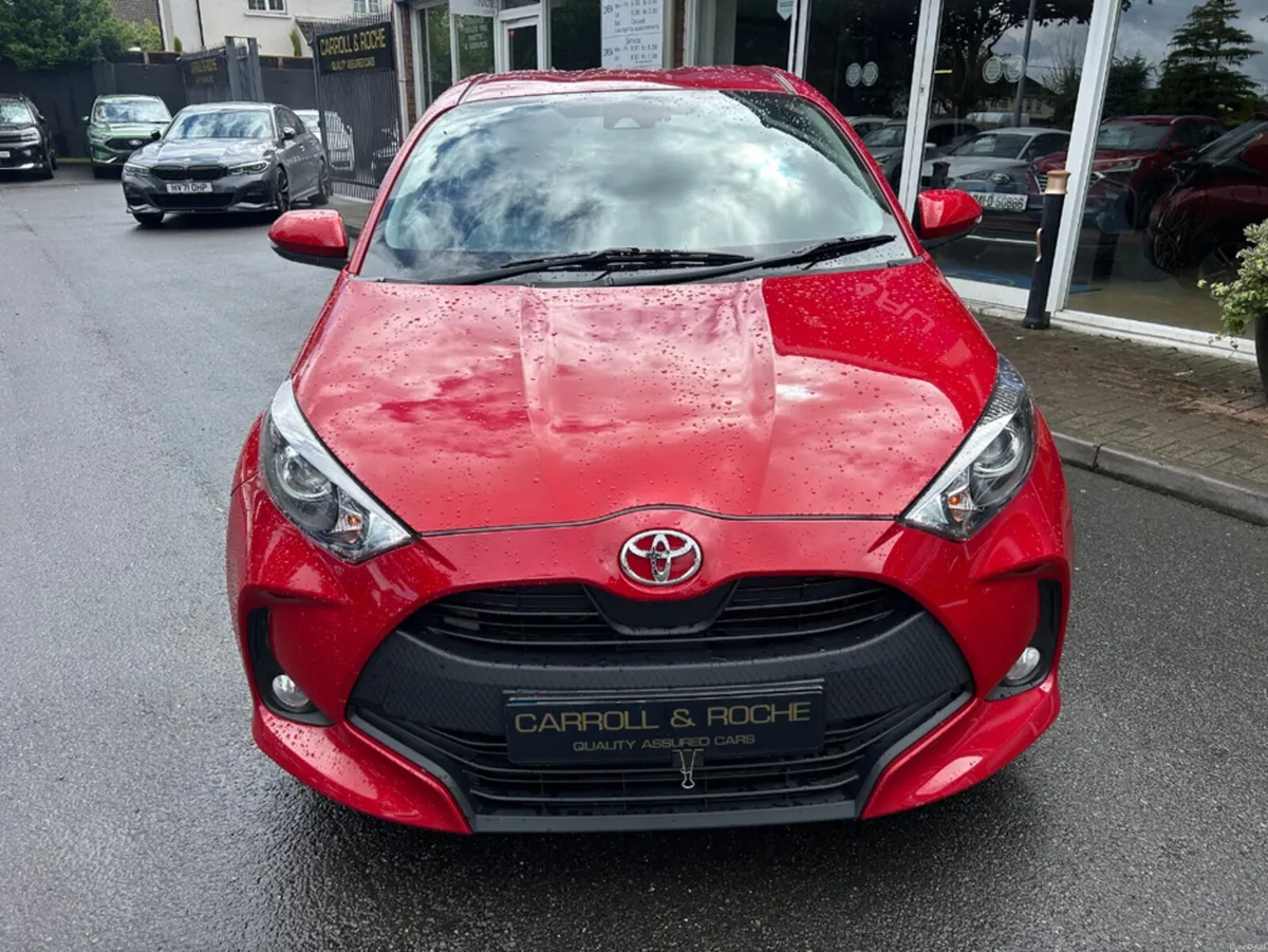 Toyota Yaris 1.0 LUNA 5-Door Hatchback | Full Warr - Image 5