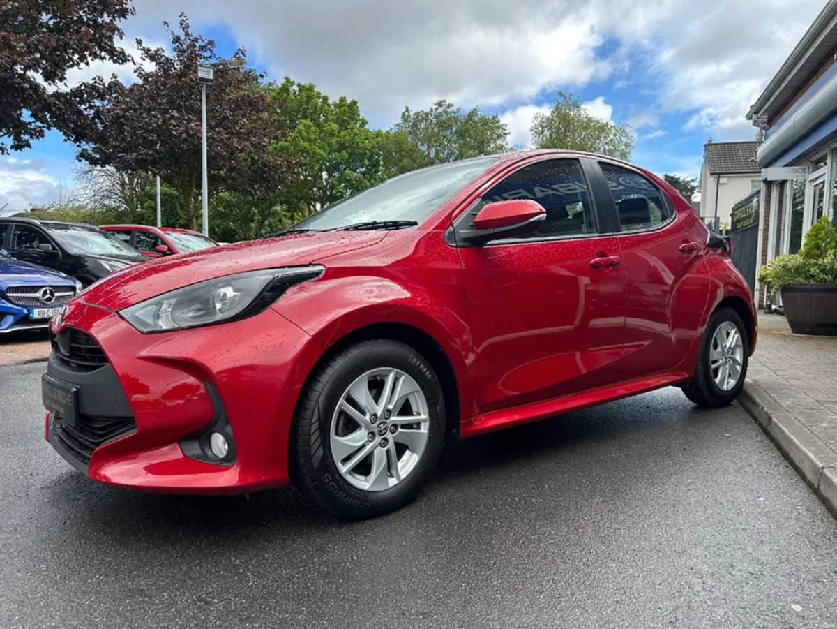 Toyota Yaris 1.0 LUNA 5-Door Hatchback | Full Warr - Image 6