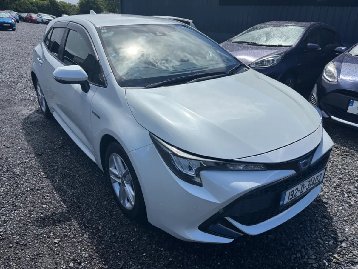 Toyota Corolla ZWE211H SPORT - Image 2