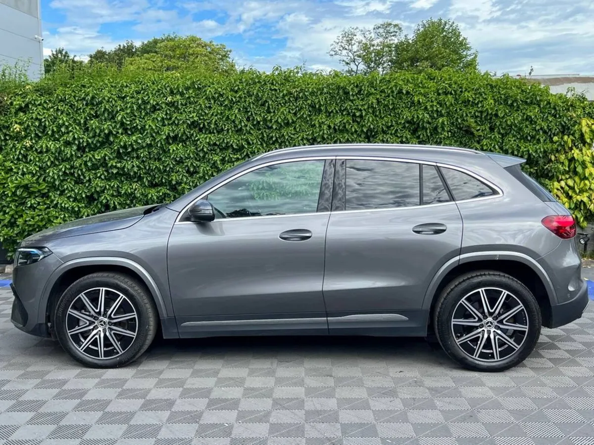 Mercedes-Benz EQA EQA250+ AMG-LINE PREMIUM DARK 70 - Image 3