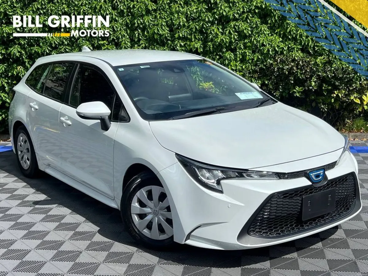 Toyota Corolla TOURING 1.8 HYBRID // REVERSE CAMER - Image 1