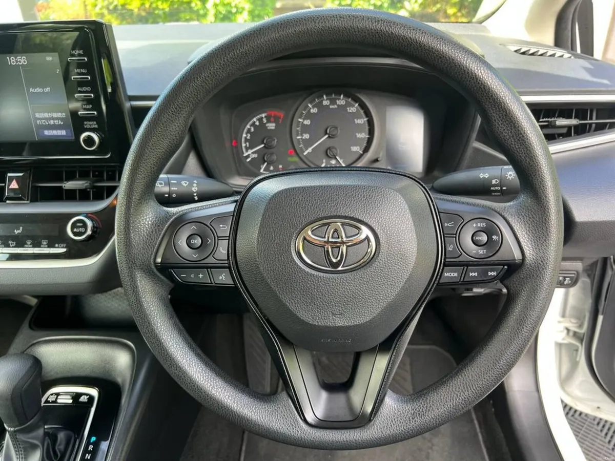 Toyota Corolla TOURING 1.8 HYBRID // REVERSE CAMER - Image 4