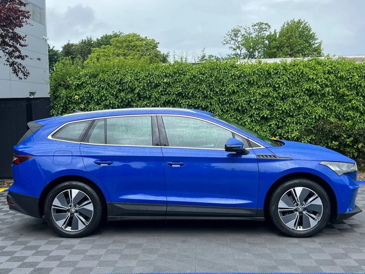 Skoda Enyaq IV 80 77KWH // 360 PARKING SENSORS // - Image 2
