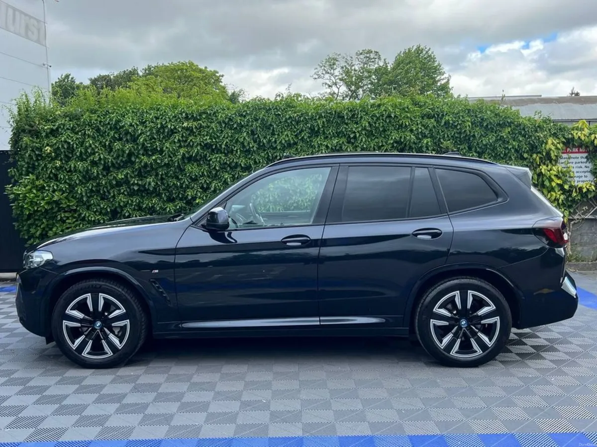 BMW iX3 M-SPORT 80KWH // TILT & SLIDE PAN ROOF // - Image 4