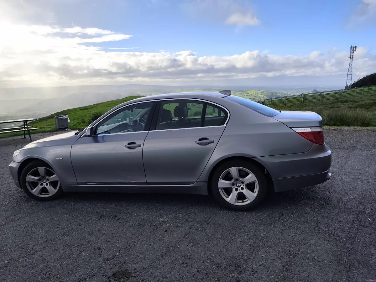 BMW 5-Series 2008 - Image 1
