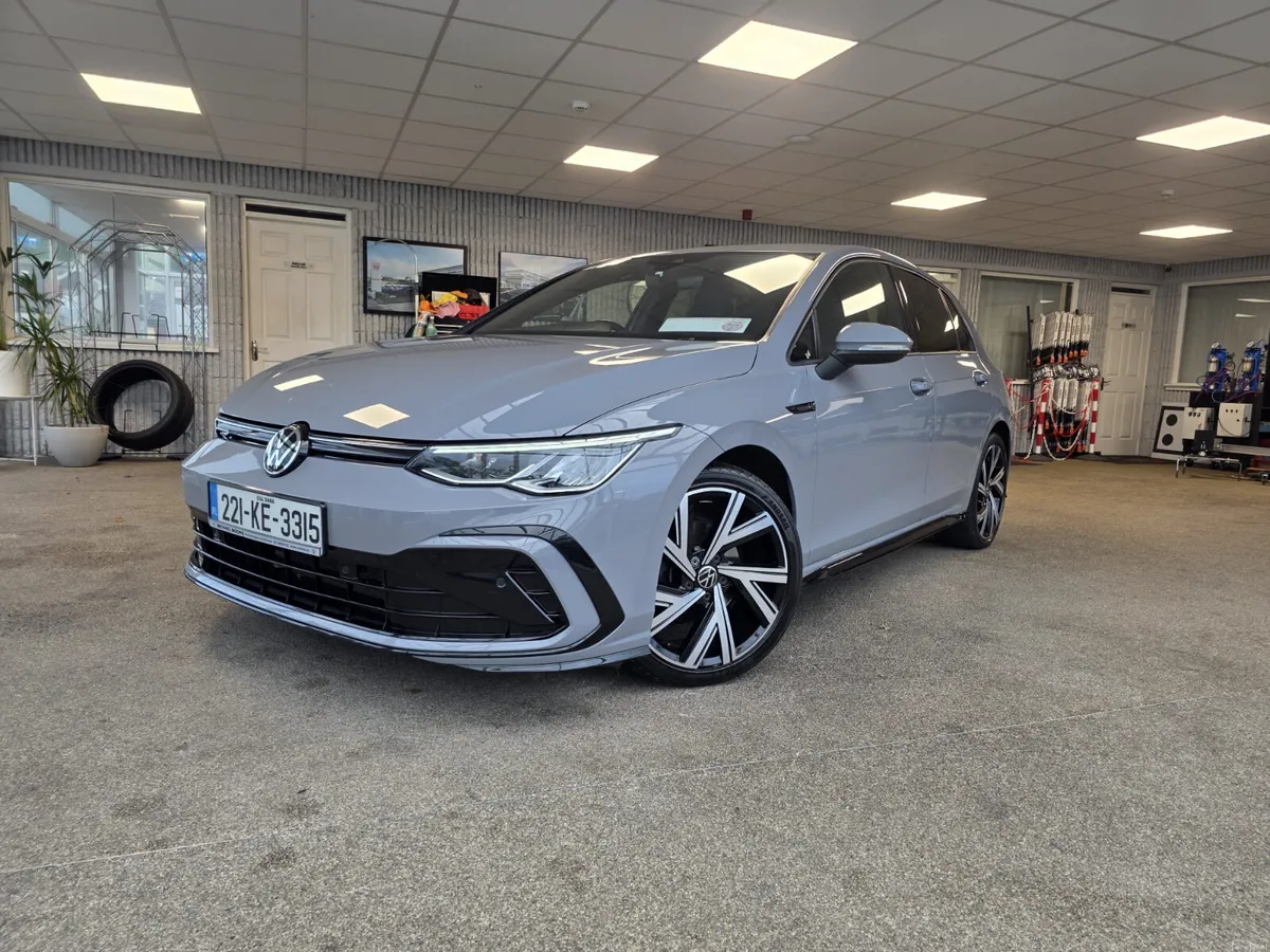 Volkswagen Golf 1.5 TSI 130HP R-Line 2022 - Image 2