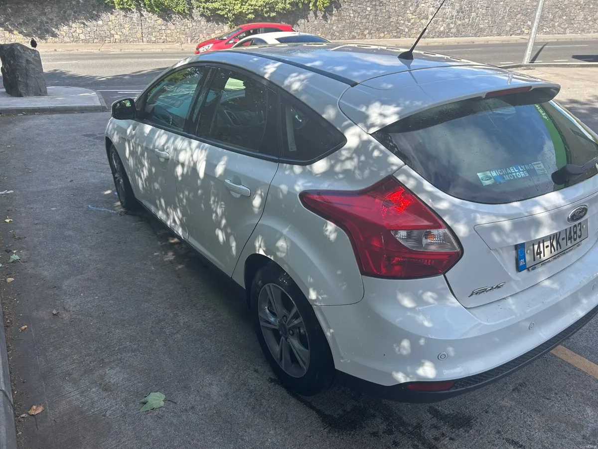 Ford Focus 2014 - Image 2