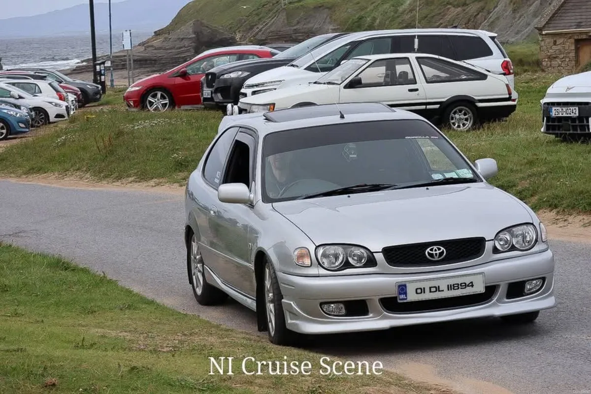 2001 Toyota Corolla SR - Image 2