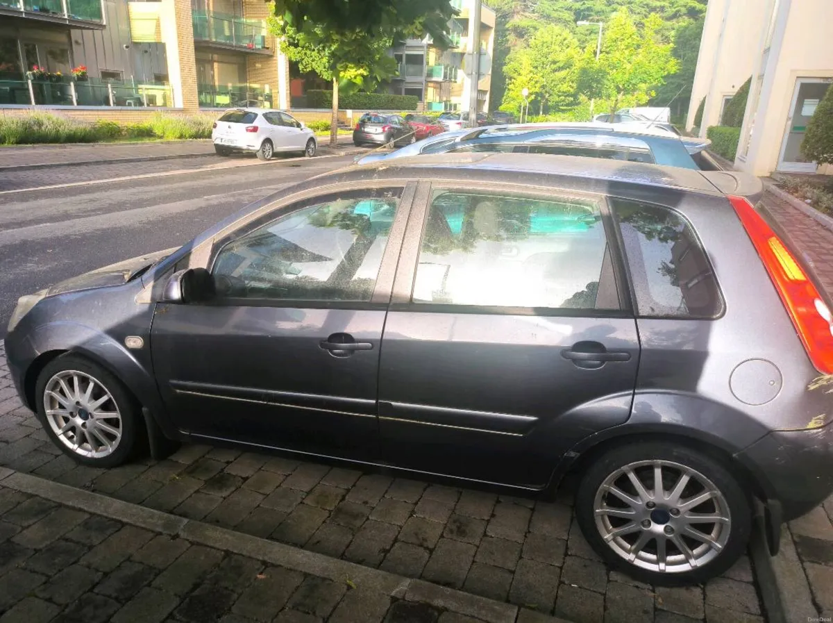 Ford fiesta 2005 - Image 4