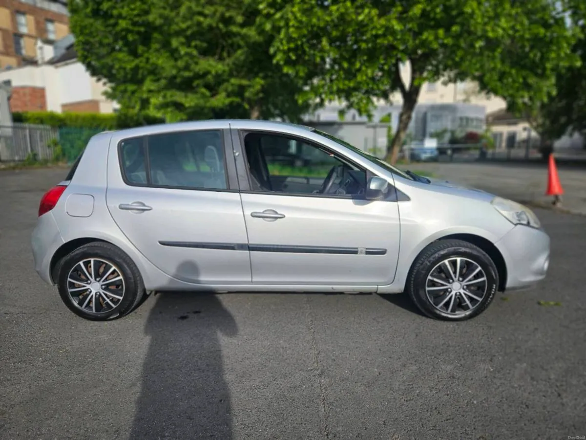 2010 CLIO , DIESEL , NCT & TAXED - Image 2
