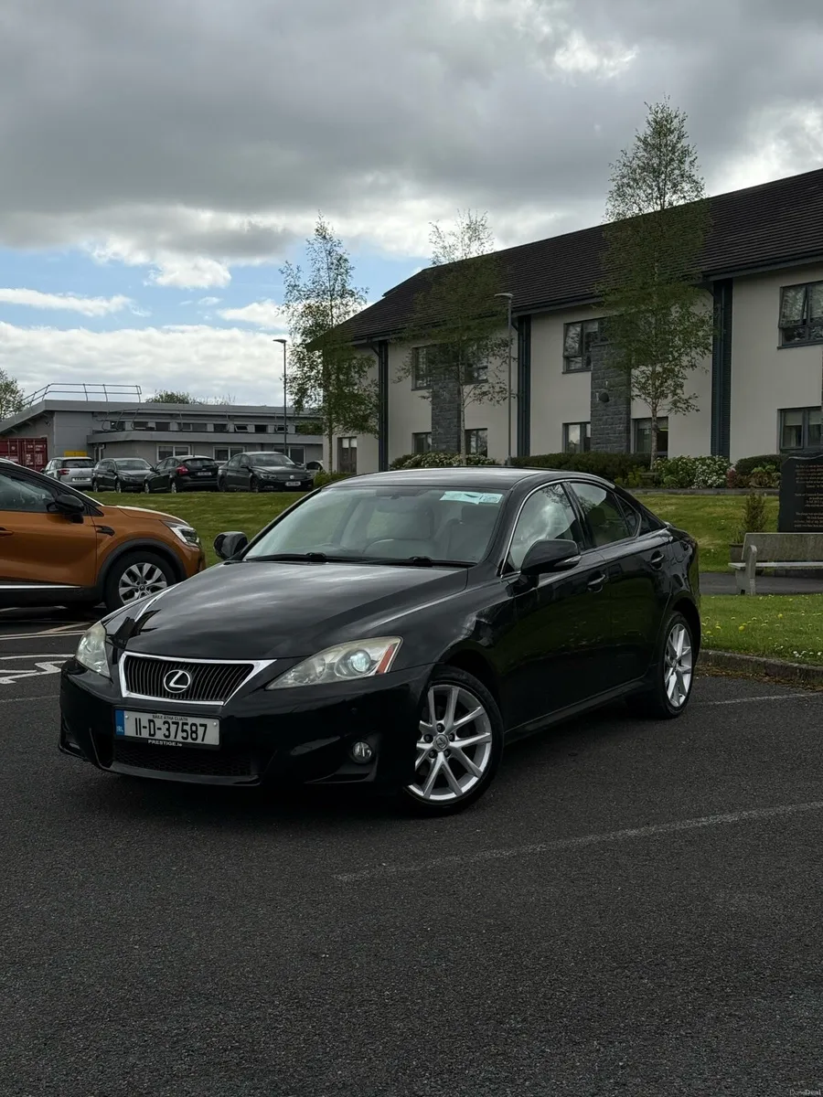 Lexus IS200d MC2 Executive Top Spec - Image 2