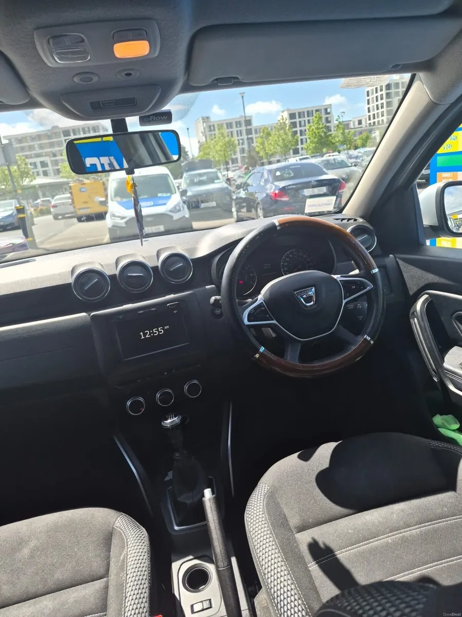 Car - Image 3