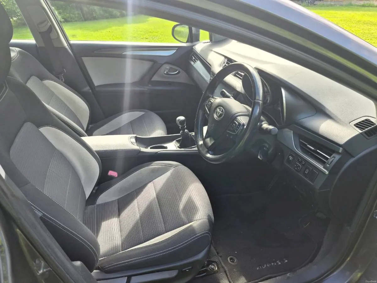 Toyota Avensis - Image 4