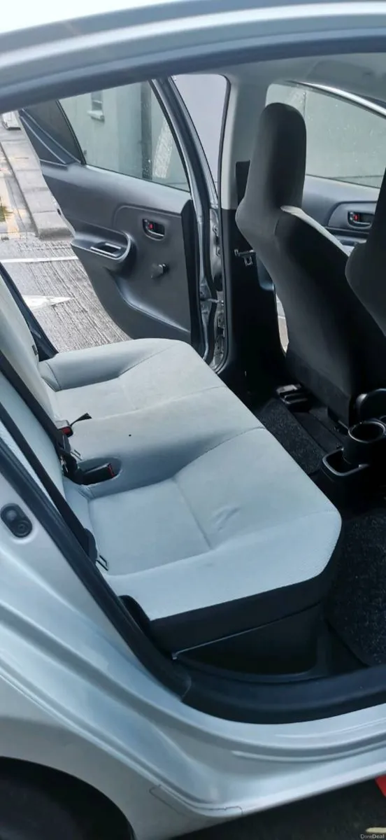 Toyota Aqua Hybrid, (AUTOMATIC) - Image 6