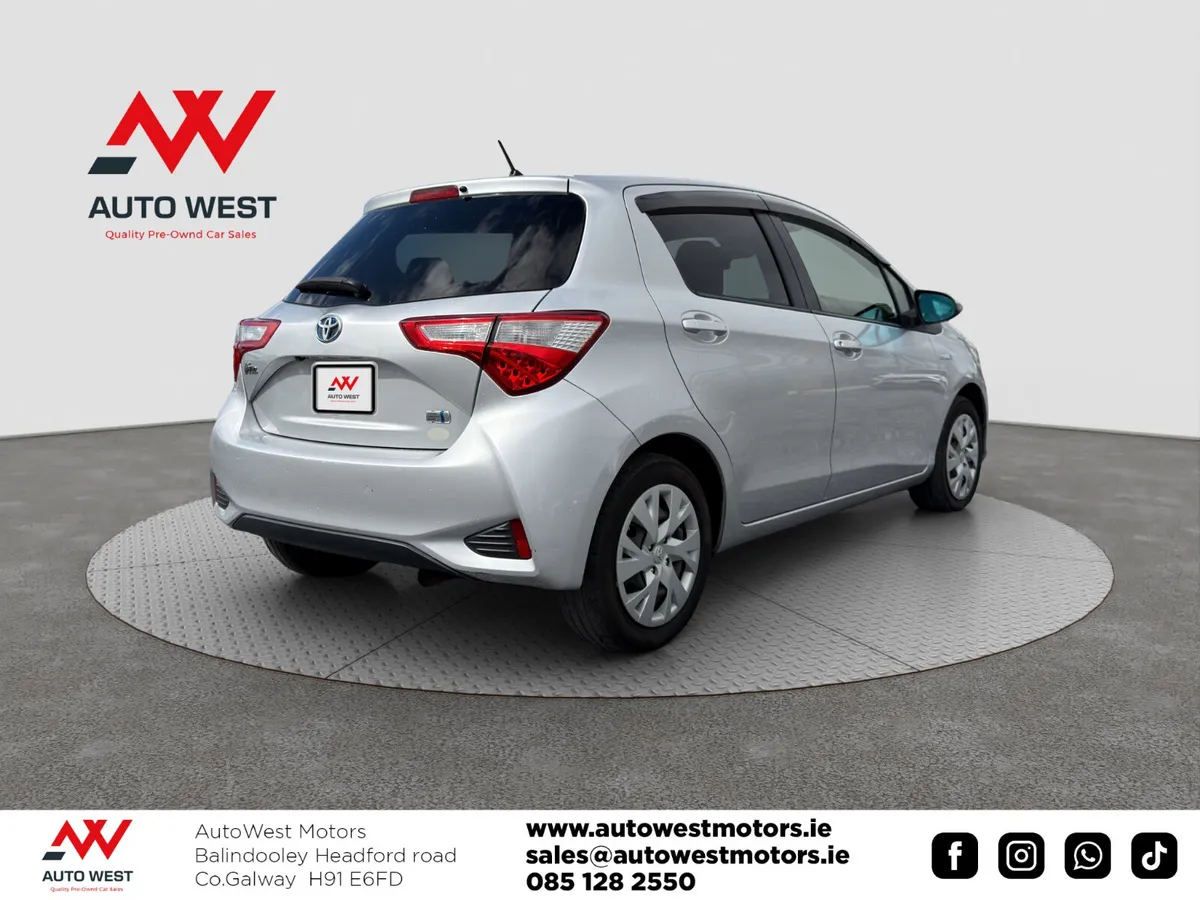 2017 Toyota Vitz Automatic Self Charging Hybrid - Image 6