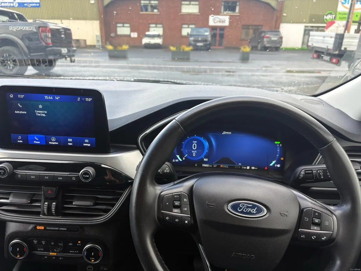 Ford Kuga Titanium PHEV Auto - Image 4