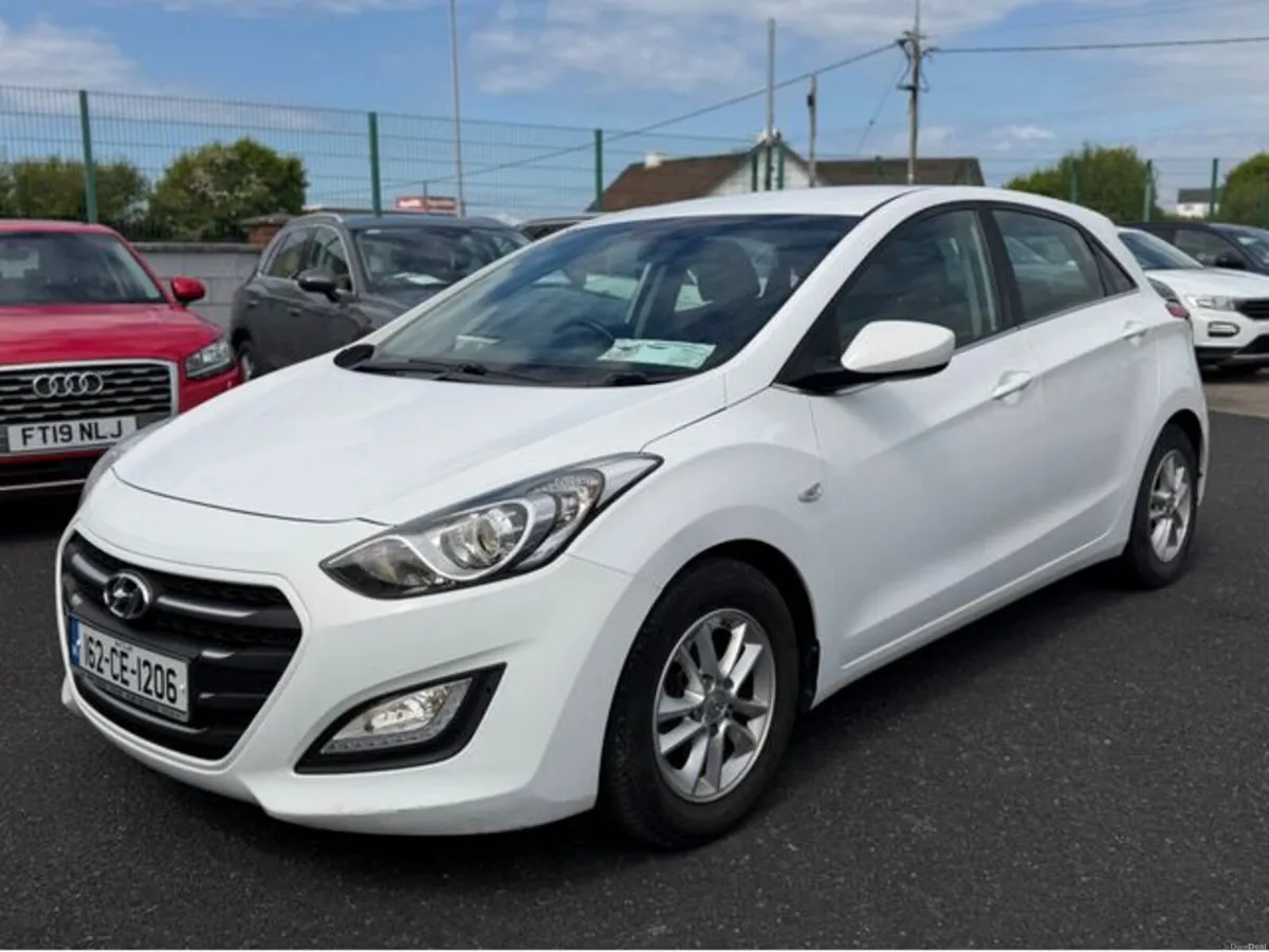 Hyundai i30 SE B/D 110PS 5DR - Image 2