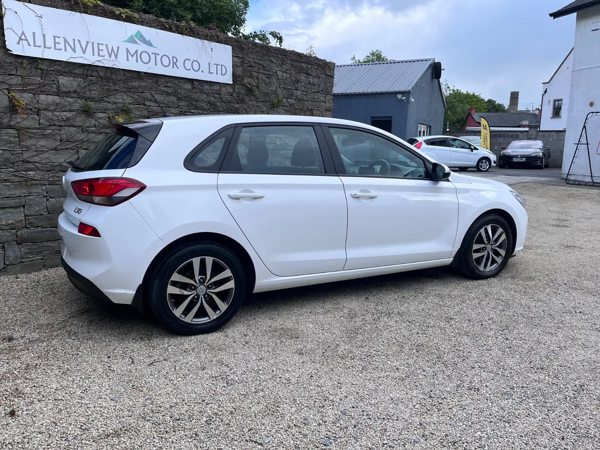 2017 Hyundai i30 New Model Service Stamps Finance - Image 4